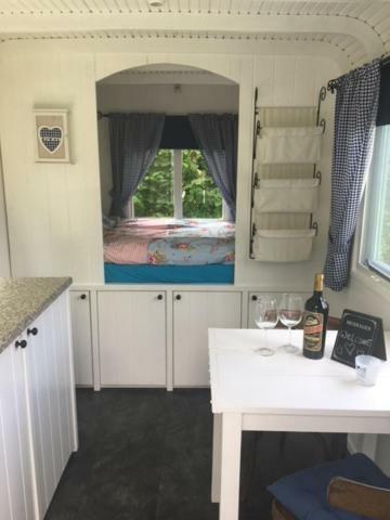 Shepherds Hut Oostvoorne Kültér fotó